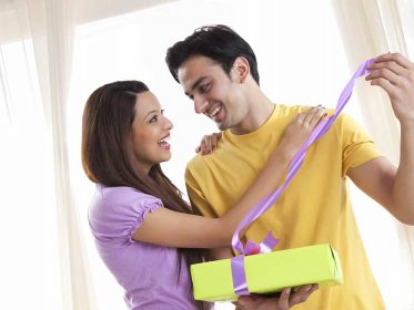 8 Awesome Ways To Amaze Your Partner On This New Year!