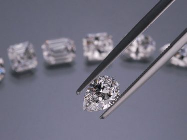 An Ultimate Guide on the 4Cs of Diamonds
